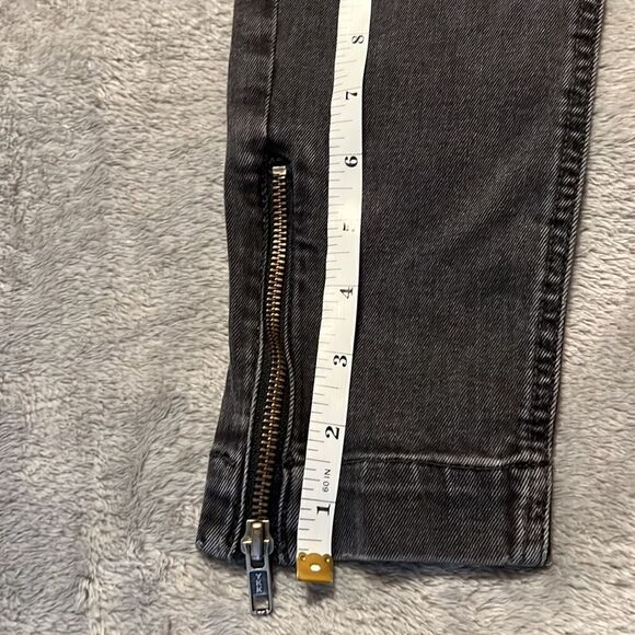 H & M Black Jeans. Side 29 - Picture 5 of 7